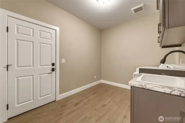 Laundry Room and Garage Access Laundry Room and Garage Access
