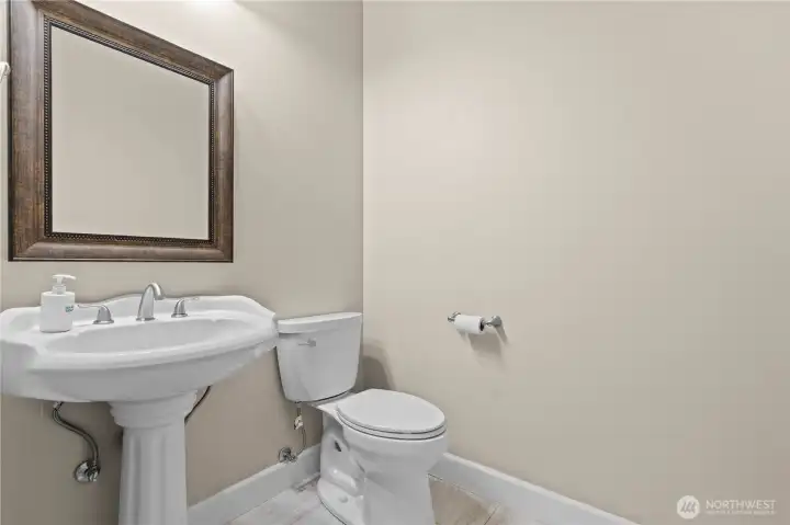Guest 1/2 Bath Guest 1/2 Bath