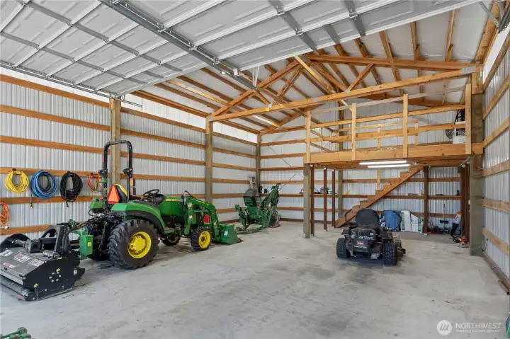 Nearly 1,000 Sq Ft Shop Nearly 1,000 Sq Ft Shop
