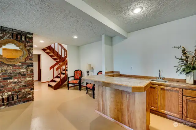 Wet bar in the daylight basement