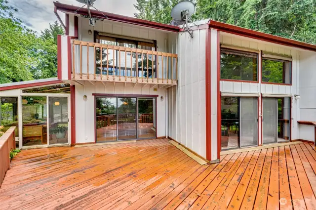 Deck off of kitchen and living area, perfect for entertaining