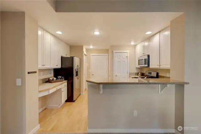 Kitchen looks to the Dining Area! Totally Connected.