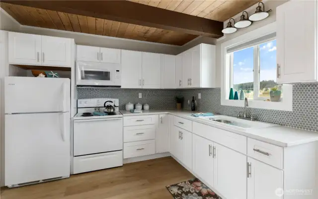 More of this Beautiful Kitchen