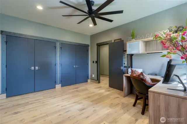 Secondary bedroom