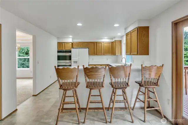 Convenient  breakfast bar.