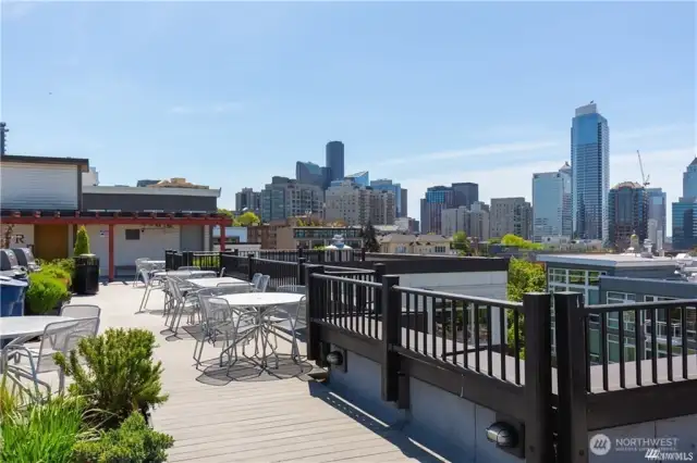 Rooftop Deck!