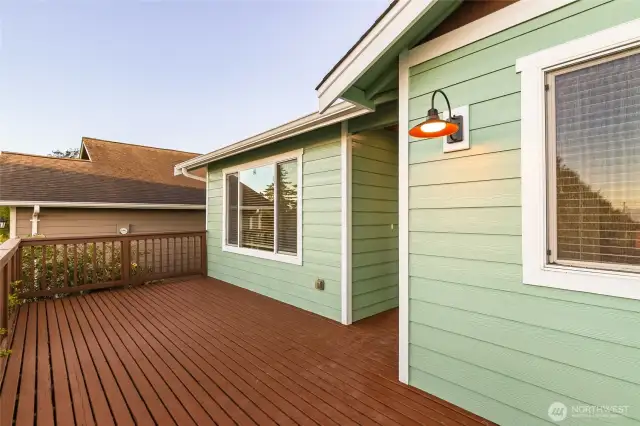 Spacious front deck!