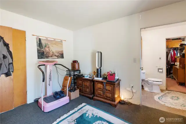 Bedroom 4 with bthrm and closet