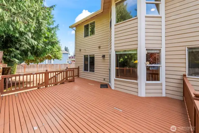 Large deck for entertaining