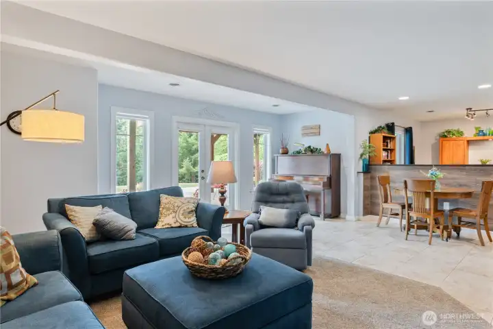 And just when you thought all that was enough .... we bring back the dramatic and the natural light (and that french door that rolls you out to a little slice of Paradise!)