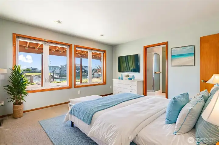 Virtual staging. Plenty of light, and views of the harbor.