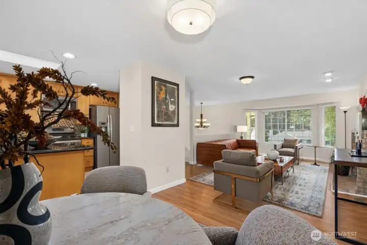 ..with nearby Dining Room