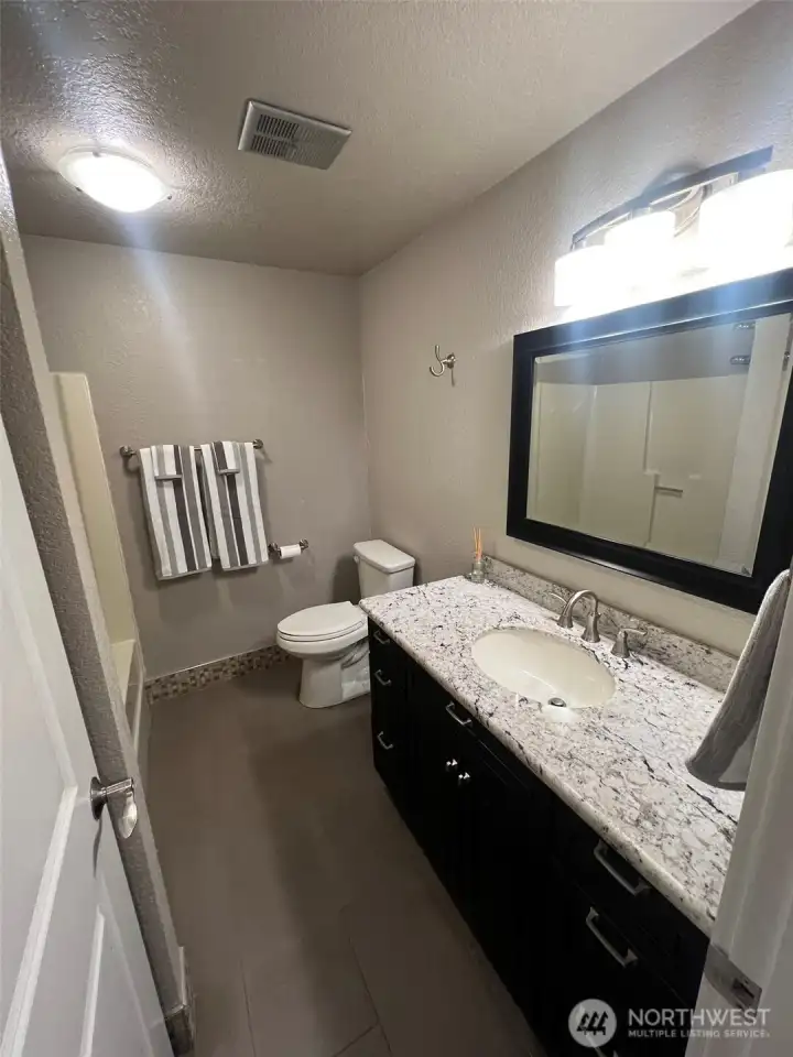 Unit B - Upstairs Main Bathroom