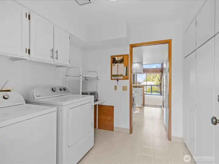 Extra Large Utility Room with extra cabinet space