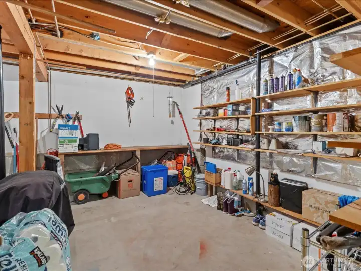 Extra Large 370 sq feet storage/Workshop off garage
