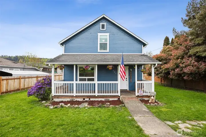 Welcome Home to 105 Oak St in Eatonville