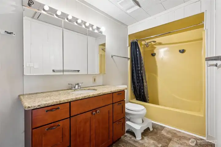 Main floor full bath