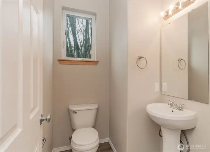 main level powder bath