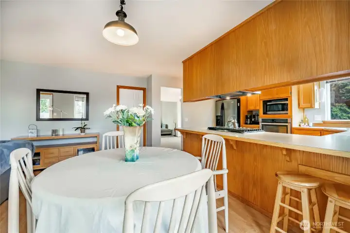 Kitchen Dining Area