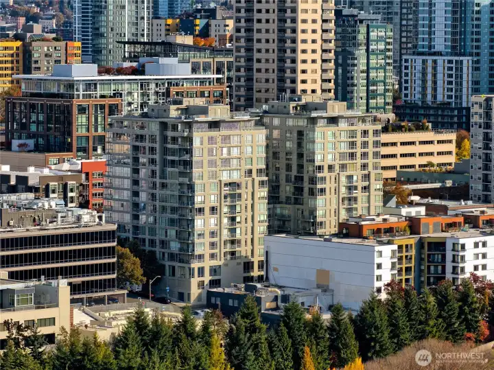 Live at the epicenter of Seattle's most vibrant district, commanding your place among the city's icons.