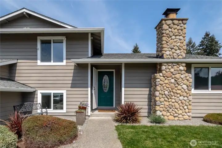 Well maintained Tri-Level home
