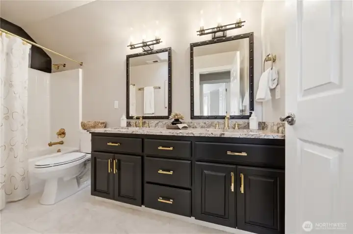 Bathroom - Double Sinks Bathroom - Double Sinks