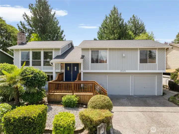 Beautifully renovated and move-in ready! Beautifully renovated and move-in ready!