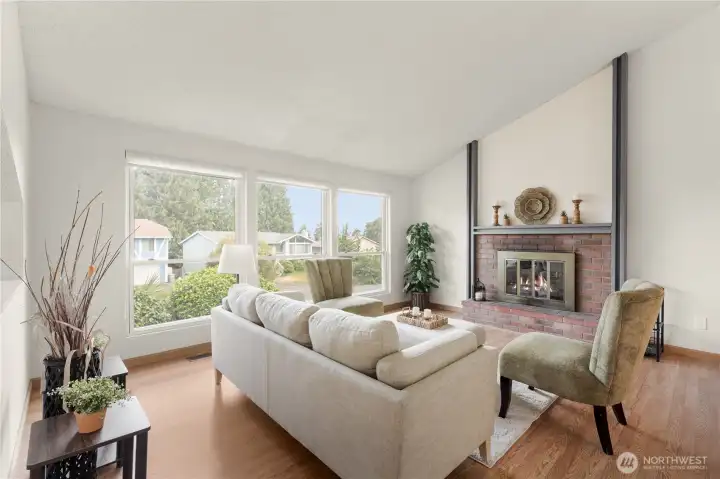 Expansive windows bring in tons of natural light. Expansive windows bring in tons of natural light.