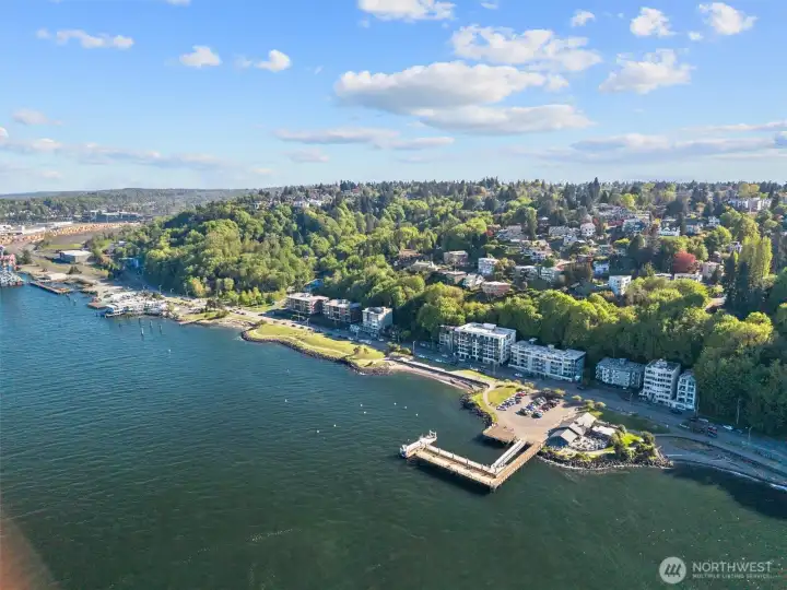 Perfectly positioned along the waterfront, you’re just steps from Marination Ma Kai and the Elliott Bay Water Taxi on one side, and Salty's on Alki on the other offering an unbeatable blend of dining, convenience, and scenic waterfront access right outside your door.