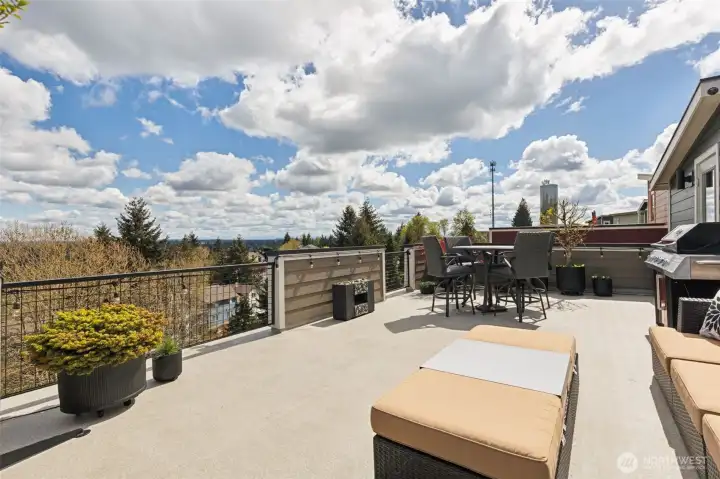 When the mountain is out, this view really shows it off!
