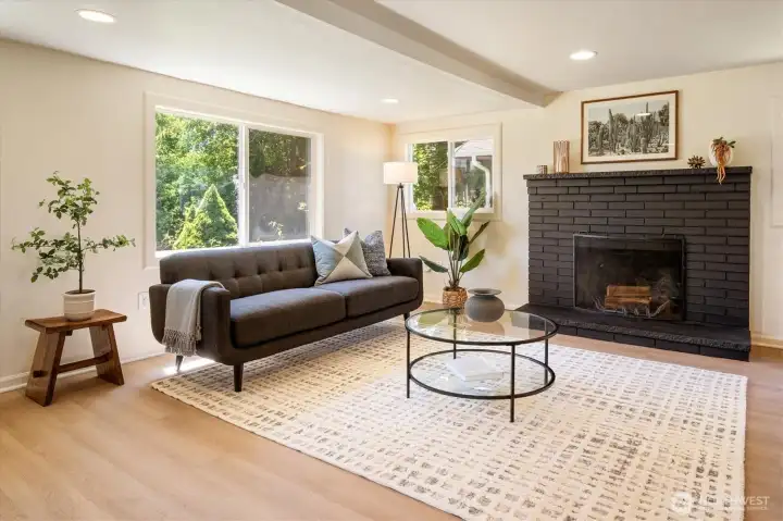 Main Residence | The living room serves as the home's natural gathering place. Main Residence | The living room serves as the home's natural gathering place.