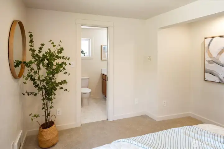 Main Residence | A peaceful retreat with easy access to the private bath. Main Residence | A peaceful retreat with easy access to the private bath.