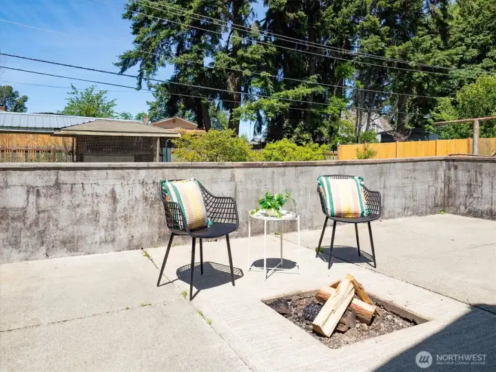 Grounds | The firepit patio creates a destination for gathering beneath the open sky. Grounds | The firepit patio creates a destination for gathering beneath the open sky.