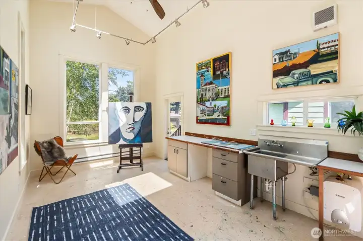 Art Studio | A dedicated creative space with soaring ceilings, skylights and abundant natural light. Art Studio | A dedicated creative space with soaring ceilings, skylights and abundant natural light.
