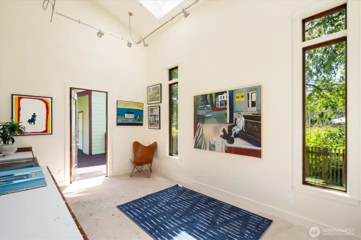 Art Studio | Separate from the Main Residence, allowing projects and inspiration to remain uninterrupted. Art Studio | Separate from the Main Residence, allowing projects and inspiration to remain uninterrupted.