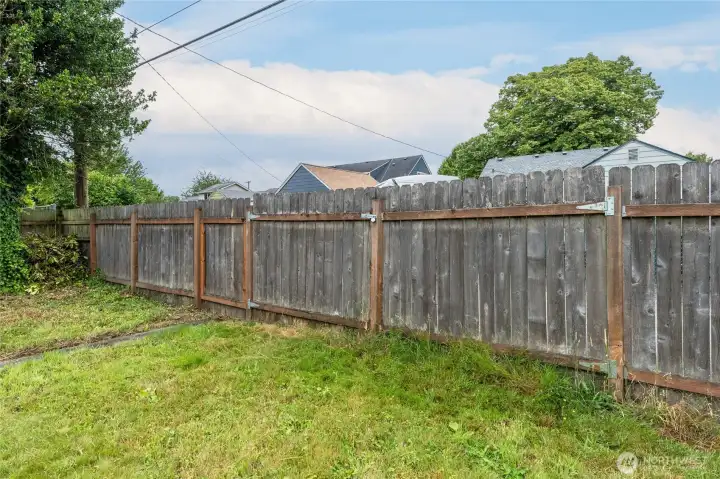 Back yard/fence