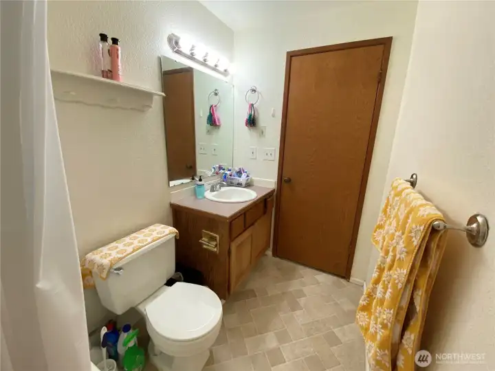 Hallway Full Bathroom Hallway Full Bathroom
