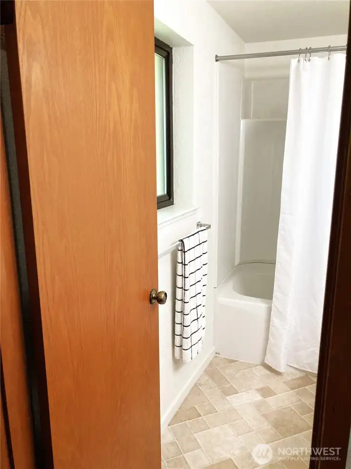 Primary Bedroom en suite bathroom Primary Bedroom en suite bathroom