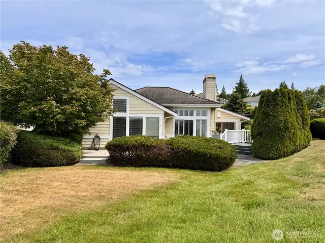 Wonderful 55 plus community in Port Ludlow. 2 beds and 2 baths with a home office.