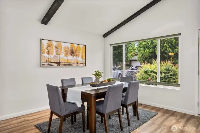 Dining area - vaulted ceiling