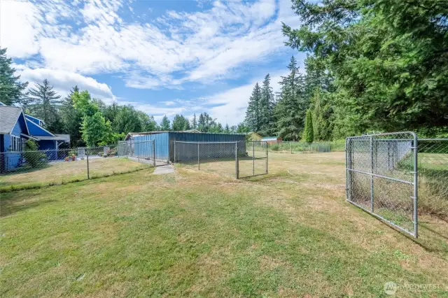 9 fully fenced areas
