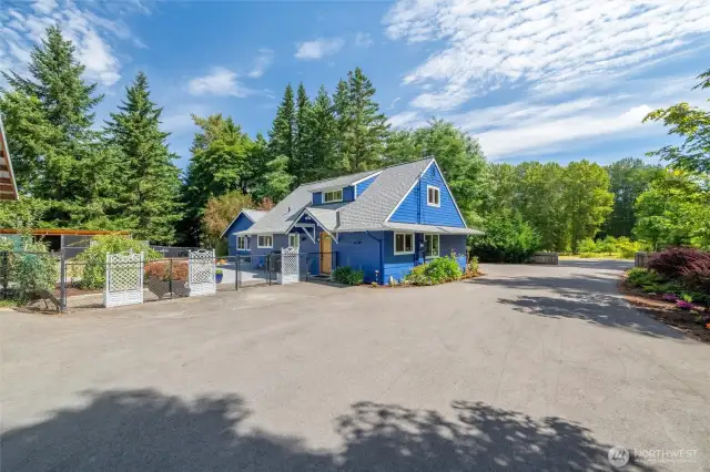 Business, hobby or just for your own personal use - this property has it all!