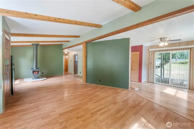 Mr. and Mrs. Clean just moved out. This home shines! Lovely wood beams continues the country theme!
