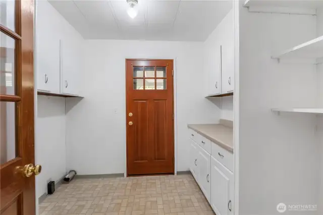 Utility room doesn't lack storage space!