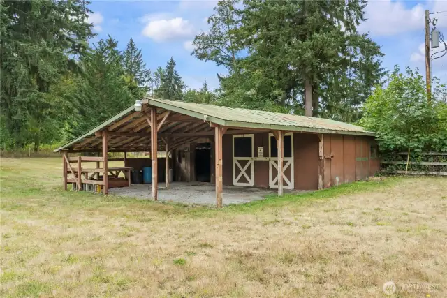Barn is ready to house some animals if you desire! Horses used to live here