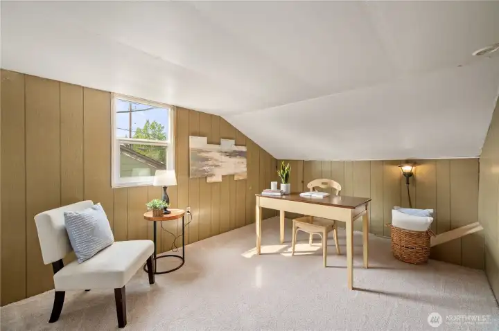 Upstairs Bonus/Office Space