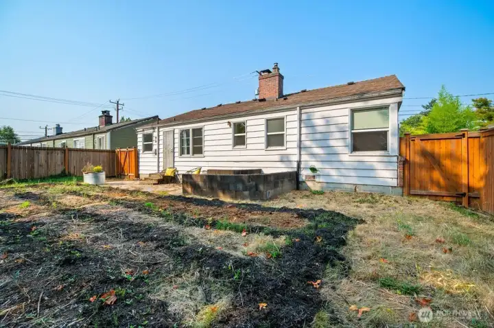 Large Backyard!
