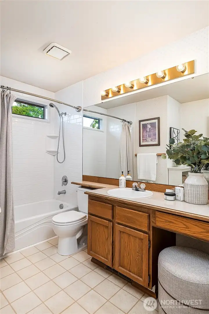 Upper Level Full Bath