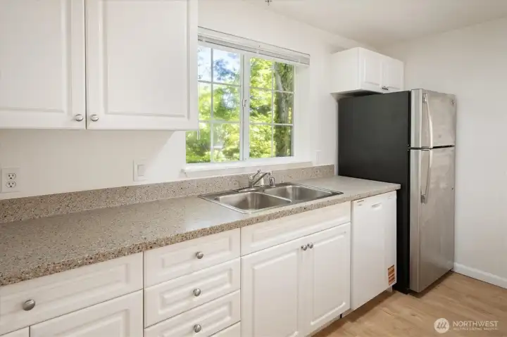 Another look at the kitchen.