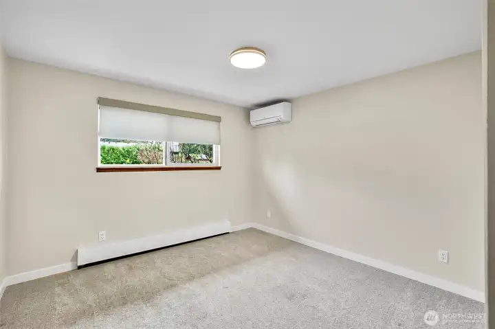 2nd Bedroom Has A Beautiful Flourishing Fig Right Outside.